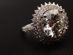 5.5 ct Engagement Ring in 950 Platinum with 192 Natural Diamonds IGI simulated