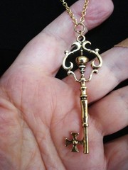 Elegant GP Skeleton Key 2 1/2in Long by 3/4in Wide Pendant on 28in Fine GP Chain
