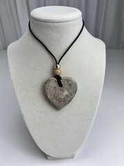NOS Artisan Marine Jasper Tan Gray Color Stone 2” Heart Necklace 1990s Style Y2K