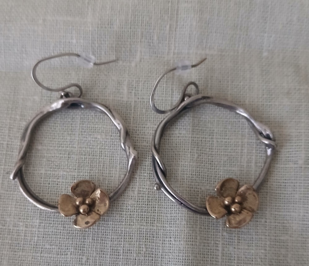 Artisan vintage Sherry Tinsman flower Hoop earrings artist signed