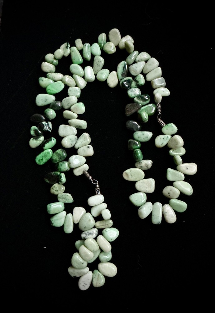 Vintage Green Stone Chip Necklace Serpentine Nugget Beads Graduated
