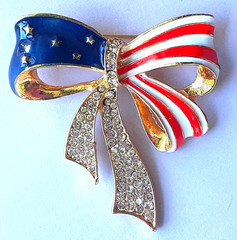 STARS STRIPES American Flag BROOCH Faceted crystals GOLD TONE color #BR41