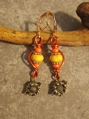 UNIQUE YELLOW HOWLITE BEAD/ORANGE GLASS BEADS/GOLD SUNFLOWER CHARM/WIRE EARRINGS