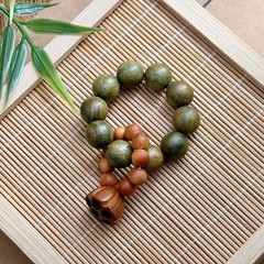 Green Sandalwood Round Prayer Bead Bracelet—Natural Wood Beads Meditation Beads