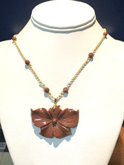 ON SALE *ARTISAN LG. CARVED VTG. GOLDSTONE BLOSSOM NECKLACE W/NEW 18″ CHAIN-NEW