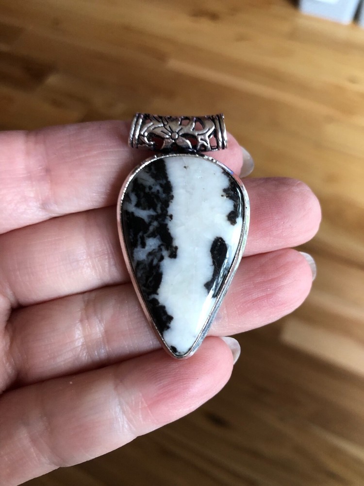 White Buffalo Turquoise Arrow Pendant Shadow Bezel 1.75″ Artisan Southwest