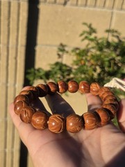 PREMIUM 13.8mm Hickory Nut Barrel-Cut Bracelet