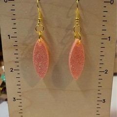 Handmade epoxy resin pointed oval dangle earrings – pink glitter w/ iridescent