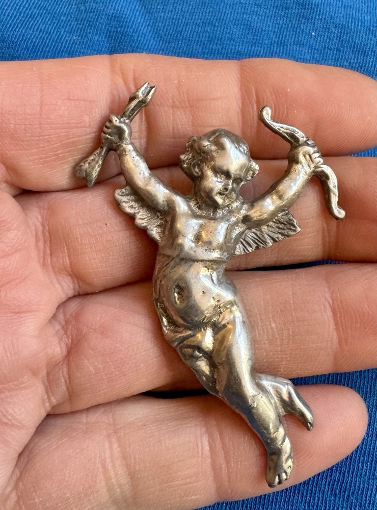 Vintage cast pewter angel/cupid/cherub with arrows pendant
