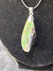Opal Andamooka Rainbow Matrix 30 ct