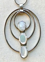 Vintage Mother of Pearl Silver Pendant Necklace w/3 Oval MOP Stones