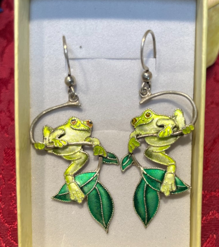 Vintage Sterling Silver .925 Enamel Green Tree Frog on Stem Earrings 1 1/2″ D