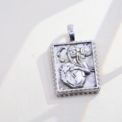 4.4g Vintage Platinum Lady Earth Pendant, Relief Pendant, Artisan Goddess Charm