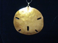 VINTAGE & MODERN LARGE 2-3″ ENAMEL OVER COPPER SAND DOLLAR NECKLACE PENDANT N2