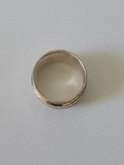 Vintage Brutalist Artisan Hammered Middle Wide Band Sterling Silver 925 Ring