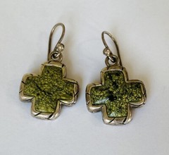 Vintage Sundance Catalog Green Serpentine Stone Cross Dangle Earrings