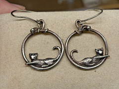 Vintage sterling silver 925 CAT KITTEN HOOP Dangle pierced EARRINGS Artisan BoHo