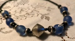Women’s Necklace – Big Beaded Nuggets Blue Transparent Stones – Metal Wood