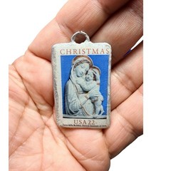 Handmade Christmas Pendant Necklace With USA 22 Stamp Design Hand-Painted