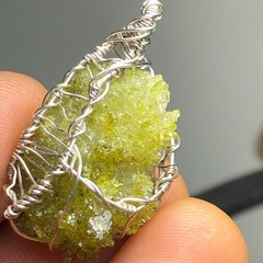 Green Zincite Crystal Pendant (z2498)