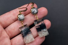 Stylish Medium-Sized Clear Acrylic Earrings: Black and White Ink Resin Design