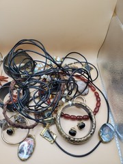 2lb Jewelry Lot Of Necklaces