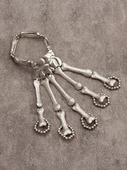 Bjesinmo Halloween Wristband Skull Fingers Metal Skeleton Hand Medium, Silver