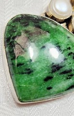 Handmade Approx. 3 Ct Heart Shaped Green Zoisite & (2) 9 mm Pearls Pendant
