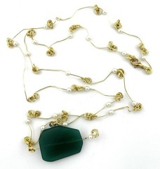 Handcrafted Green Agate Pendant Necklace Gold Tone Wire Wrapped Faux Pearl 20″