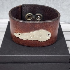 Leather Cuff Bracelet Brown Hand Stamped ‘glory’ Metal Plate Adjustable Snap