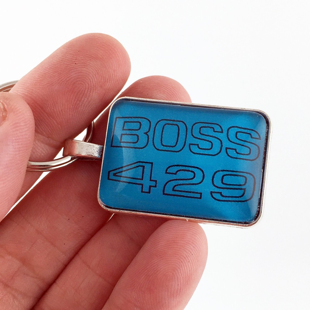 Vintage Ford Mustang BOSS 429 Blue Fender Decal 1″ x 1.25 in Diameter Keychain