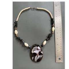 Mother of Pearl Floral Pendant Beaded Necklace Black White Gold 19 Inch