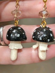 Black Handmade Clay Mushroom Earrings – OOAK Magical Witchy Dopamine Jewelry 🍄✨