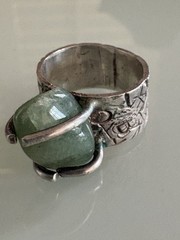 Artisan 925 Sterling Silver Floral Band Ring Light Green Stone 9 Grams Sz 6.75