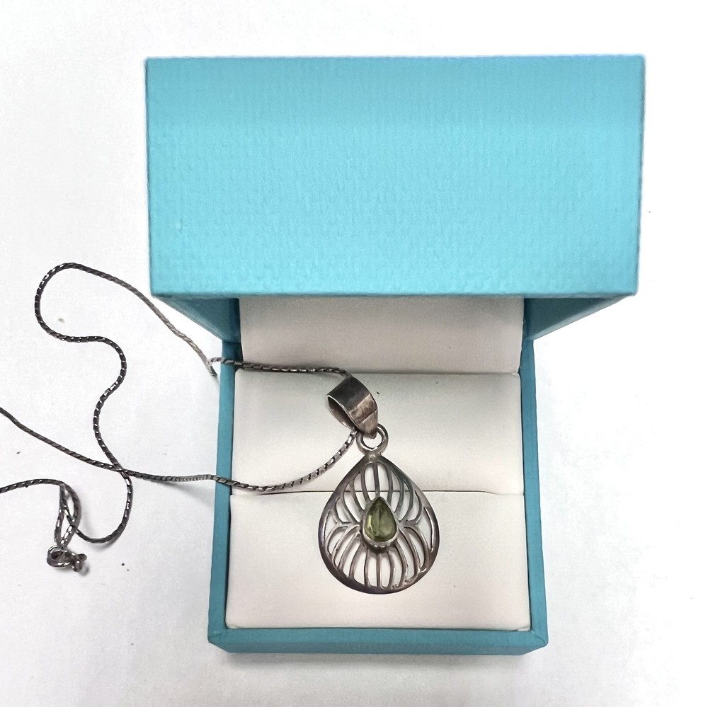 Sterling Silver Necklace with Peridot Stone 16″