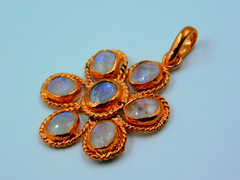Handcrafted Copper Designer Retro Chakra Pendant Rose Cut Rainbow Moonstone Gems