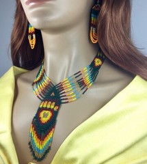 HANDMADE BEADED NATIVE STYLE INSPIRED BEAR PAW GREEN NECKLACE EARRINGS SET