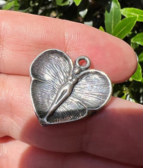 VINTAGE DESIGNER MODERNIST ARTISAN CRAFTED WOMAN IN BUTTERFLY PENDANT CHARM 925S