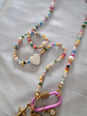 Artisan Enamel Carabiner Pearl Glass Sead Bead Charm 19″ Goldtone Necklace