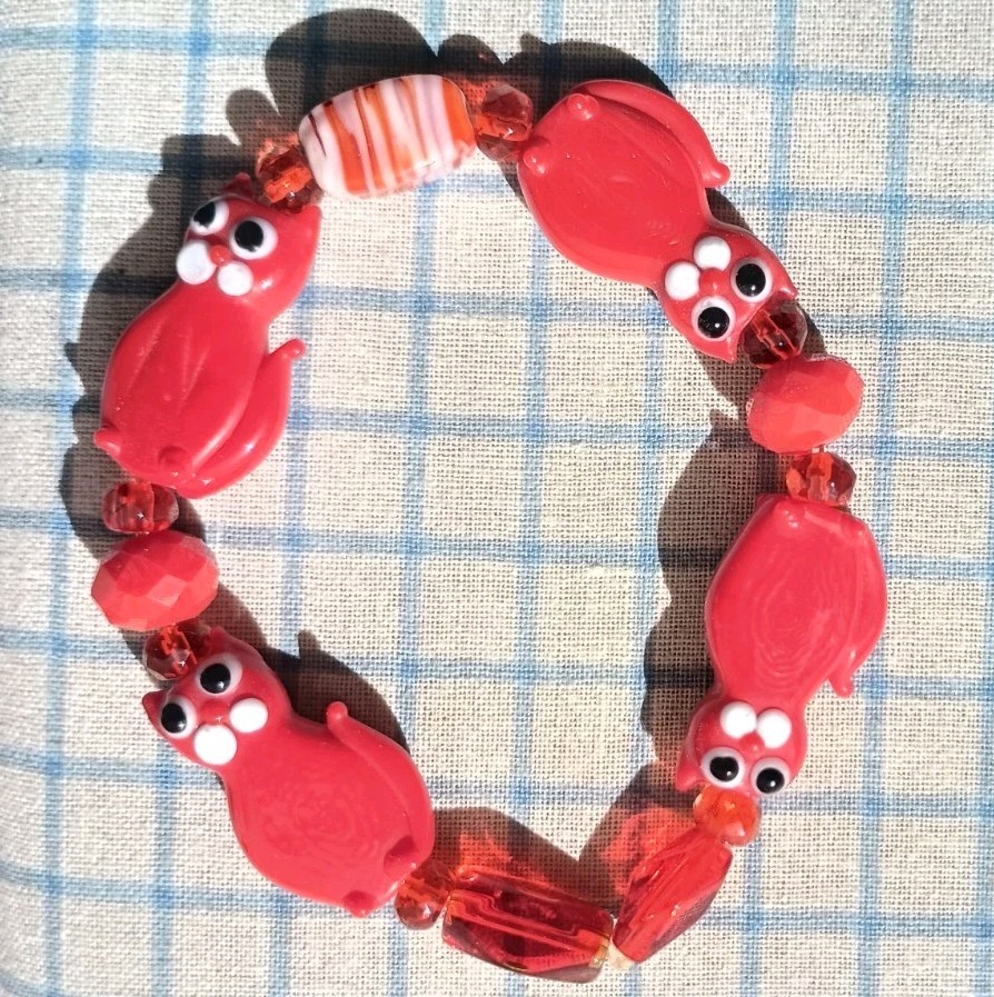 Cat Lampwork Beaded Bracelet Red Stretch Cord Comfy Kitty Cute Gift 6¾-7½» Wrist