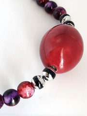 Tie Dye Glass Bead Statement Necklace Red Purple & Black Beads Barrel