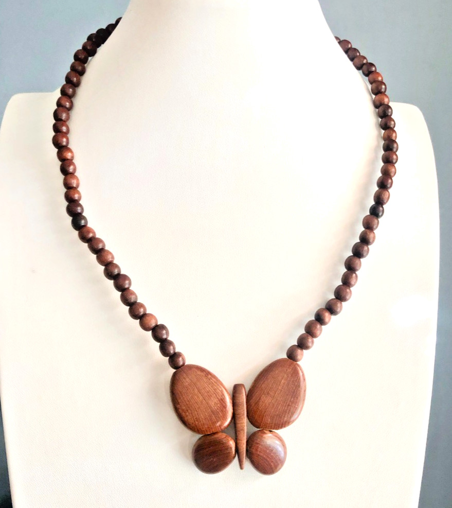 VTG Hand Crafted Wood BUTTERFLY BEAD NECKLACE ~ 18″ MOD Retro 1970s Red Brown