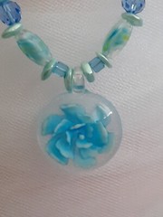 Artisan Estate Crystal Glass Light Blue Flower Pendant 22″ Beaded Toggl Necklace