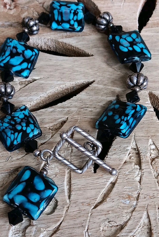 Handmade artisan beaded bracelet Blue Hues Art Glass. 6.75 Toggle Clasp