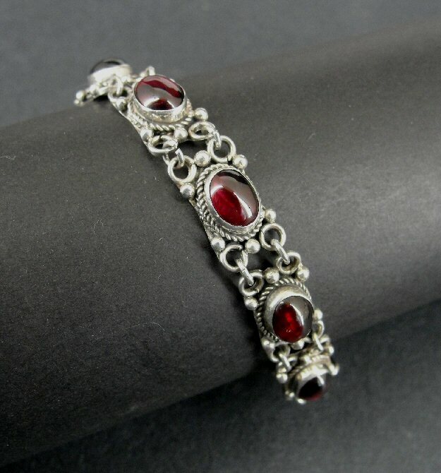 Bracelet Sterling Garnet Red Stones Silver 925 Hook Clasp Oval Links 7″ Long