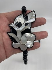 Karla Jordan Necklace Black Beaded Mother Of Pearl Floral Flower Design 28”