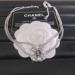 Floral women’s pearl enamel metal necklace (32 Styles)