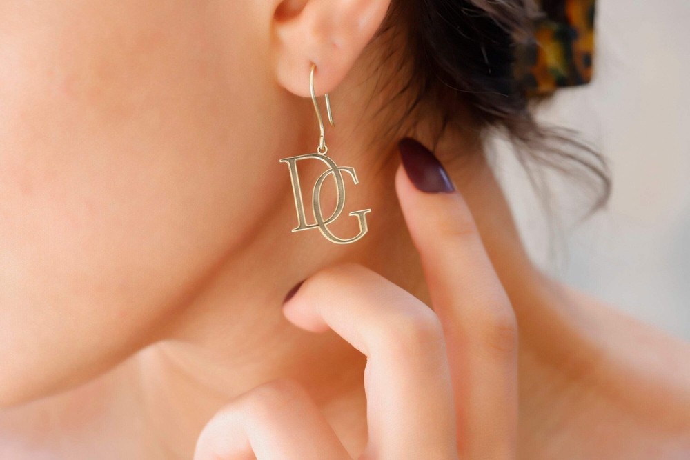 SilverGoldandRose Initial Dangle Earrings – Personalized Monogram Design for Uni