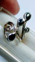 FETCHING STERLING SILVER .925 WITH BLACK ONYX RING IN SIZE 5.75-6.0