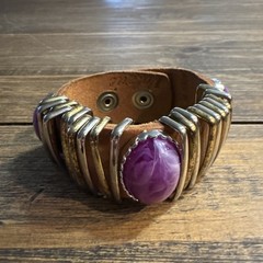 Valerie Brown Leather Bracelet Purple Plastic Stone Snap Closure 7-7.5″ Italy
